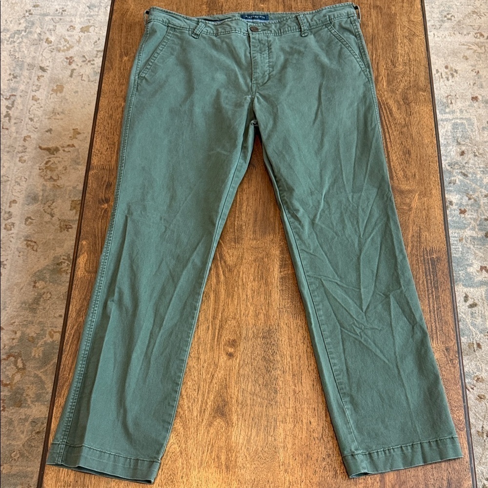 Aeropostale Men's Olive Chinos